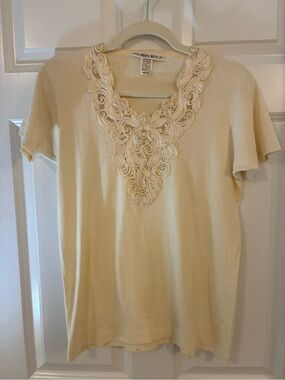 Maureen Benun Ivory Cream Embroidered V-Neck Short Sleeve Top OS